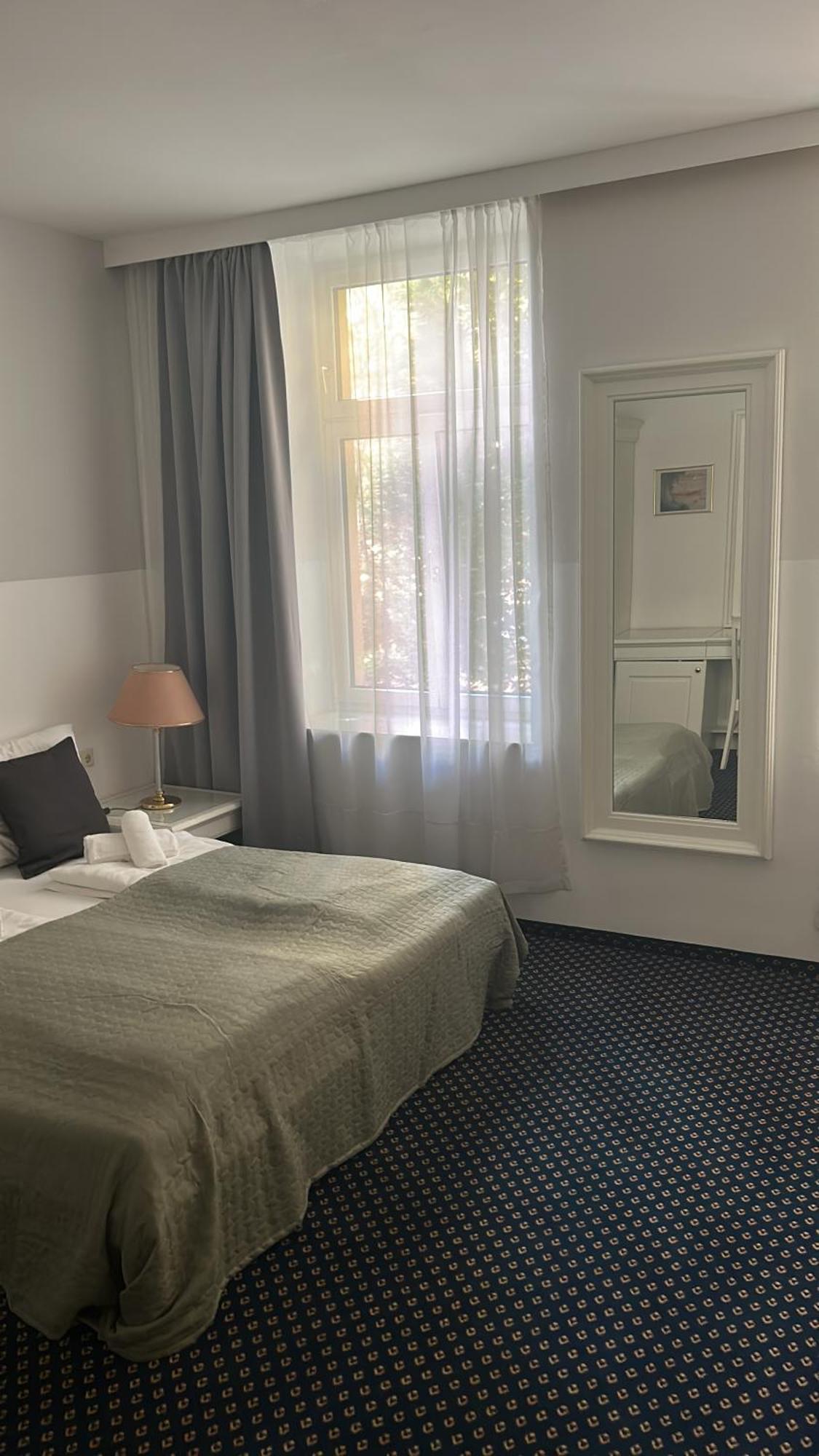 Self-Check-In Hotel Adlon Viyana Dış mekan fotoğraf